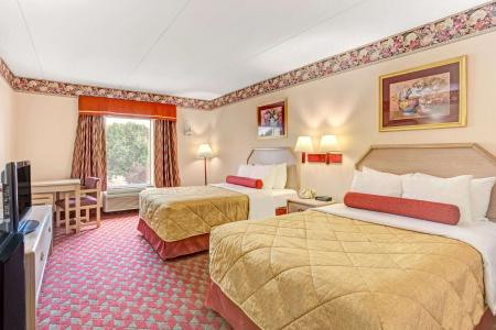 Ramada by Wyndham - 4