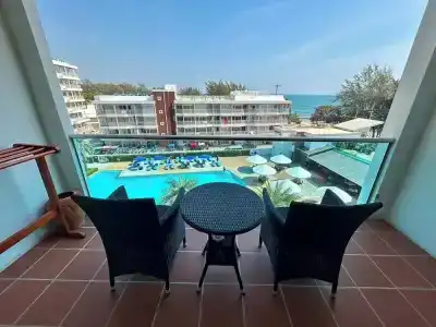 GrandBlue Resort & Beachclub - 59