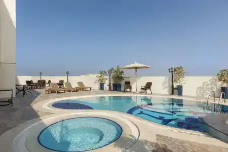 Howard Johnson Bur Dubai - 6