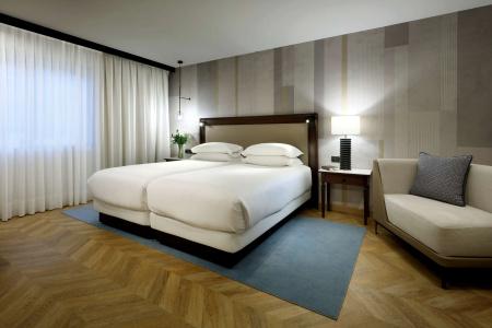 Hyatt Regency Hesperia - 6