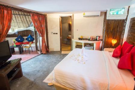 B52 Beach Resort - 4