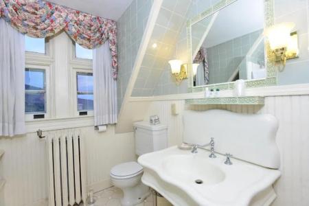 Wilburton Inn - 111