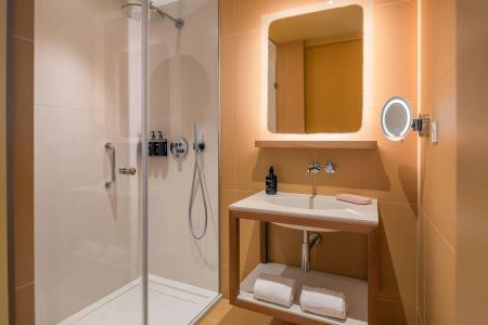 Radisson Blu 1835, Cannes - 23