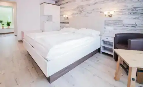 Diana Garni - 31