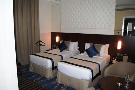 Raviz Center Point - 15