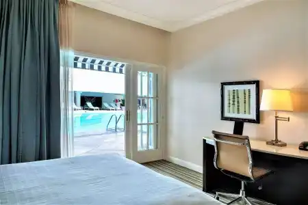 The Beverly Hilton - 5
