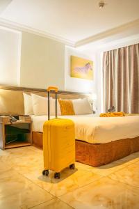 Golden Tulip - 52