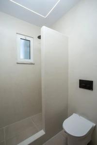 Atma Beach Rooms & Suites - 16