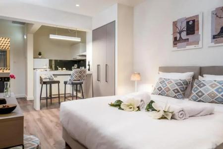 Urban Nest - Suites & - 53