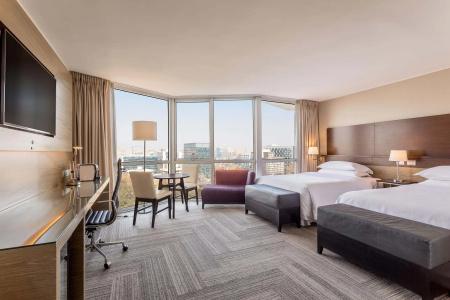 Sheraton & Convention Center - 4