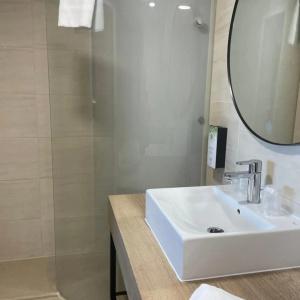 Campanile Montpellier Ouest - Croix D'argent - 39