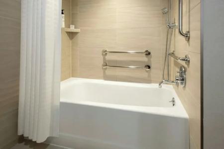 Newport Marriott - 101