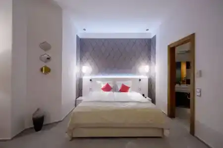 Karoly Corner Residences - 150