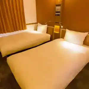 Toyoko Inn Yokohama Kannai - 35