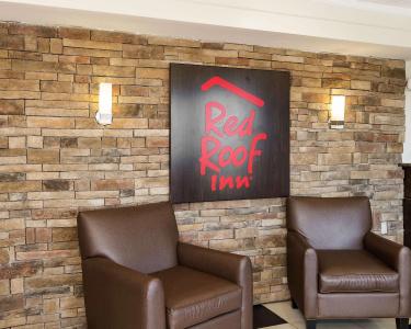 Red Roof Inn - Normal/University - 2