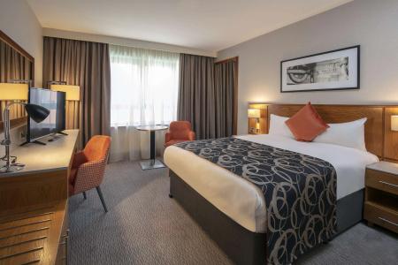 Clayton Crown London - 26