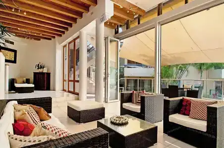 Noosa International - 0