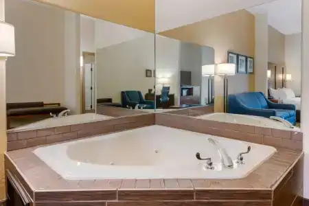 Comfort Suites - 59