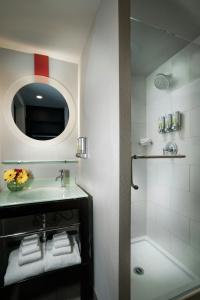Staypineapple, Five, Downtown Seattle - 46