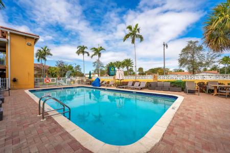 Quality Inn & Suites Airport - Cruise Port Hollywood - 16