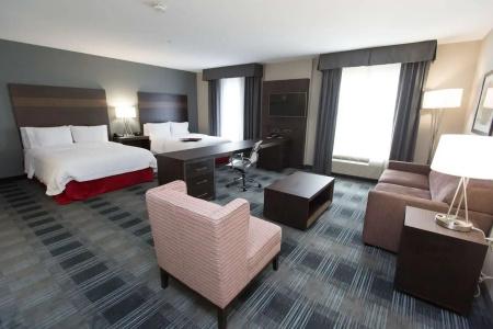Hampton Inn & Suites Airport - 38