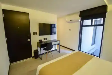 Tamara - 36