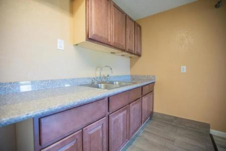 The Crossroads and Suites - 34