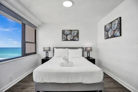 The Alexander All Suites - 652