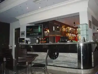 Lux Vlore - 12
