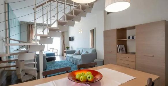 Le Rose Suite - 75