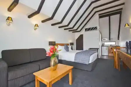 Knights Inn - 95