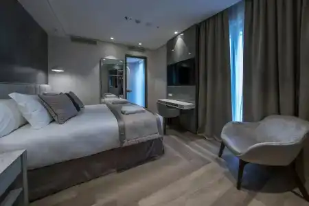 The Regency, Rome, a Tribute Portfolio - 4