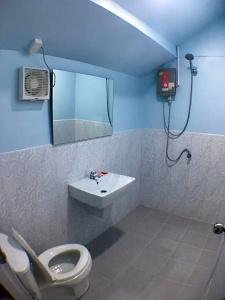 Naiharn On The Rock Resort Phuket - 20