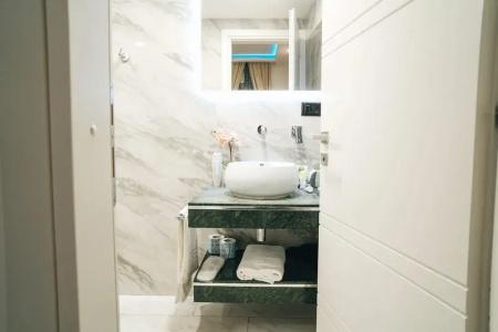Escape Luxury Suite - 39
