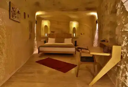 Acropolis Cave Suite - 85