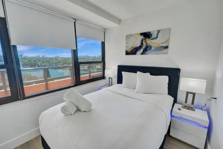 The Alexander All Suites - 685