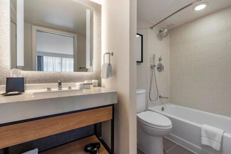 Sheraton Suites Old Town - 76