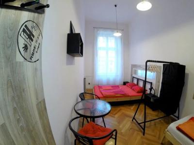 Friends Hostel & - 4