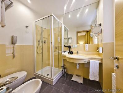 Holiday Inn Milan Garibaldi Station, An Ihg - 8