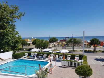 Promenade Universale - 11