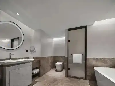 Hilton Garden Inn West Lake - 87