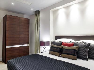 Cheval Harrington Court at South Kensington - 3