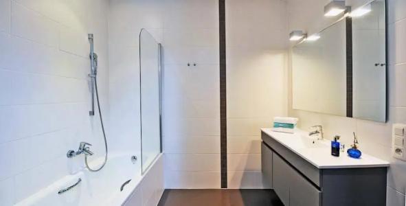 Corner House - 8