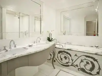 Hôtel Plaza Athénée - Dorchester Collection - 14