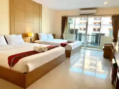 Metro Point Bangkok - 8