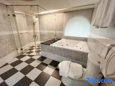 81 Premier Hollywood - SG Clean - 50
