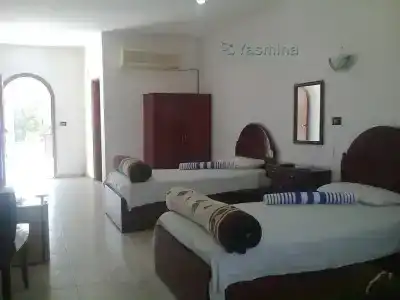 Yasmina - 19