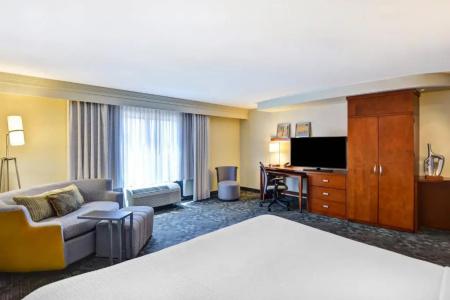 Courtyard by Marriott at Old Town - 41