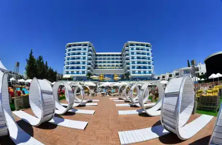 Azura Deluxe Resort & Spa - Ultra All Inclusive - 0