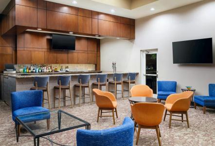 Hilton Garden Inn Airport - 16